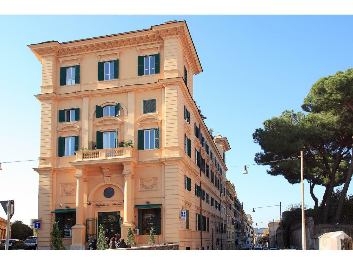 Appartamento D'Epoca Colosseo Art Gallery Рим Екстериор снимка